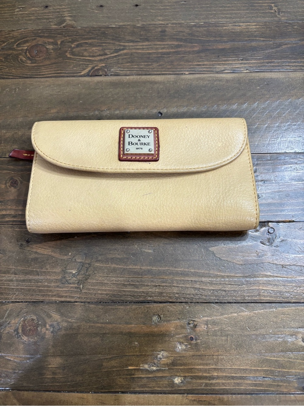 Dooney & Bourke Beige Leather Continental Clutch Wallet